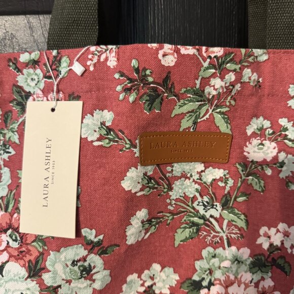 NWT Laura Ashley Oversized Fabric Floral Tote Red Blue Green - Picture 2 of 3